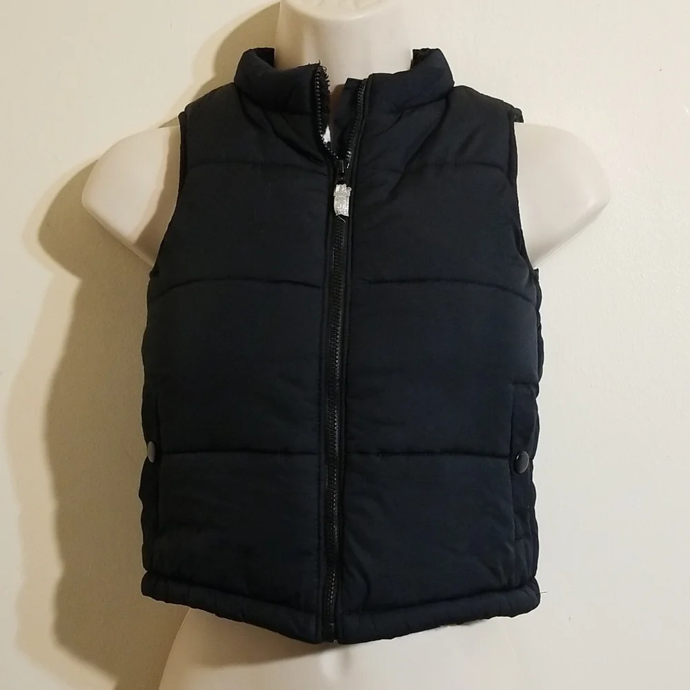 Carter's girls size 4t black puffer vest